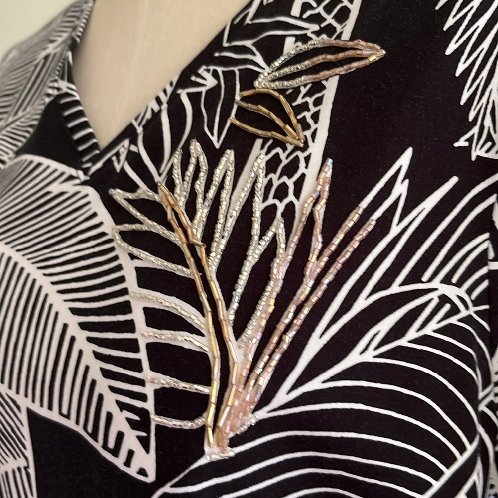 Black and white short sleeve sequin T-shirt - Picture 5 of 9